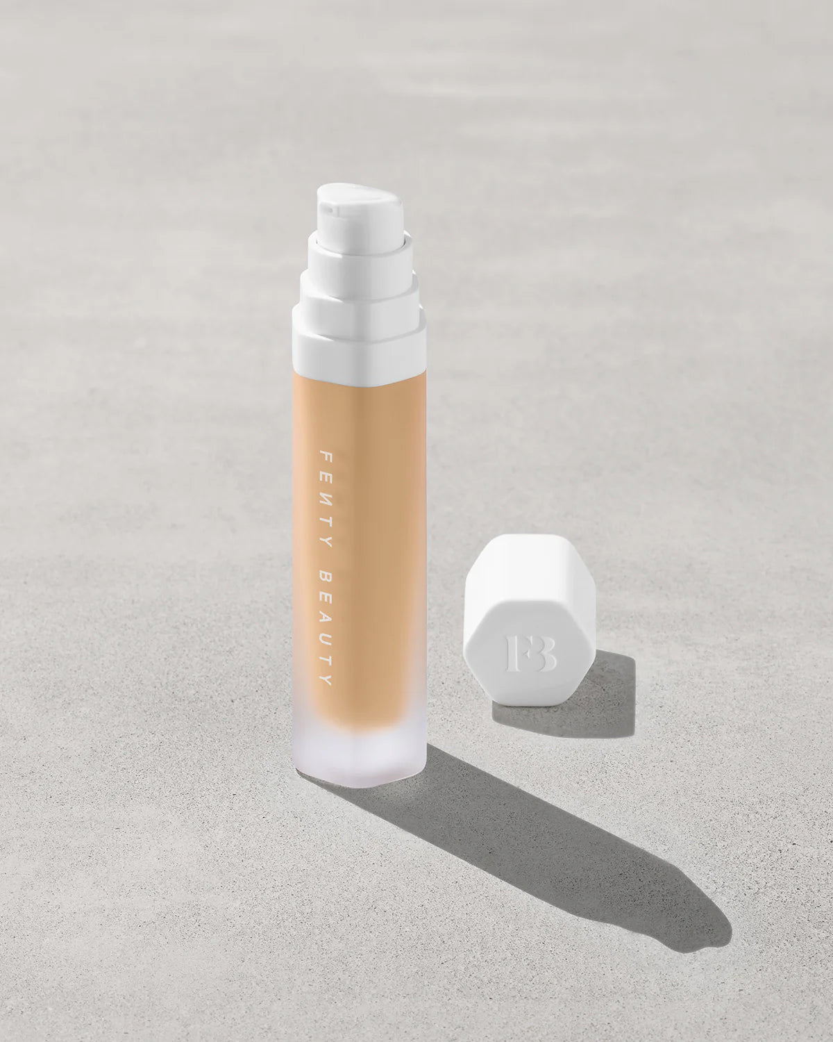 Base de maquillaje de larga duración Soft'lit Naturally Luminous