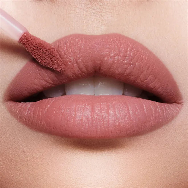 Charlotte Tilbury Airbrush Flawless Lip Blur Pillow Talk