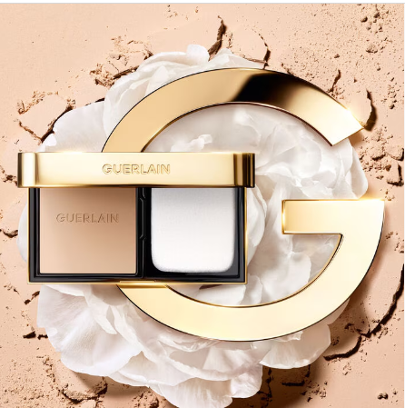 Fondo de maquillaje compacto mate de alta perfección.