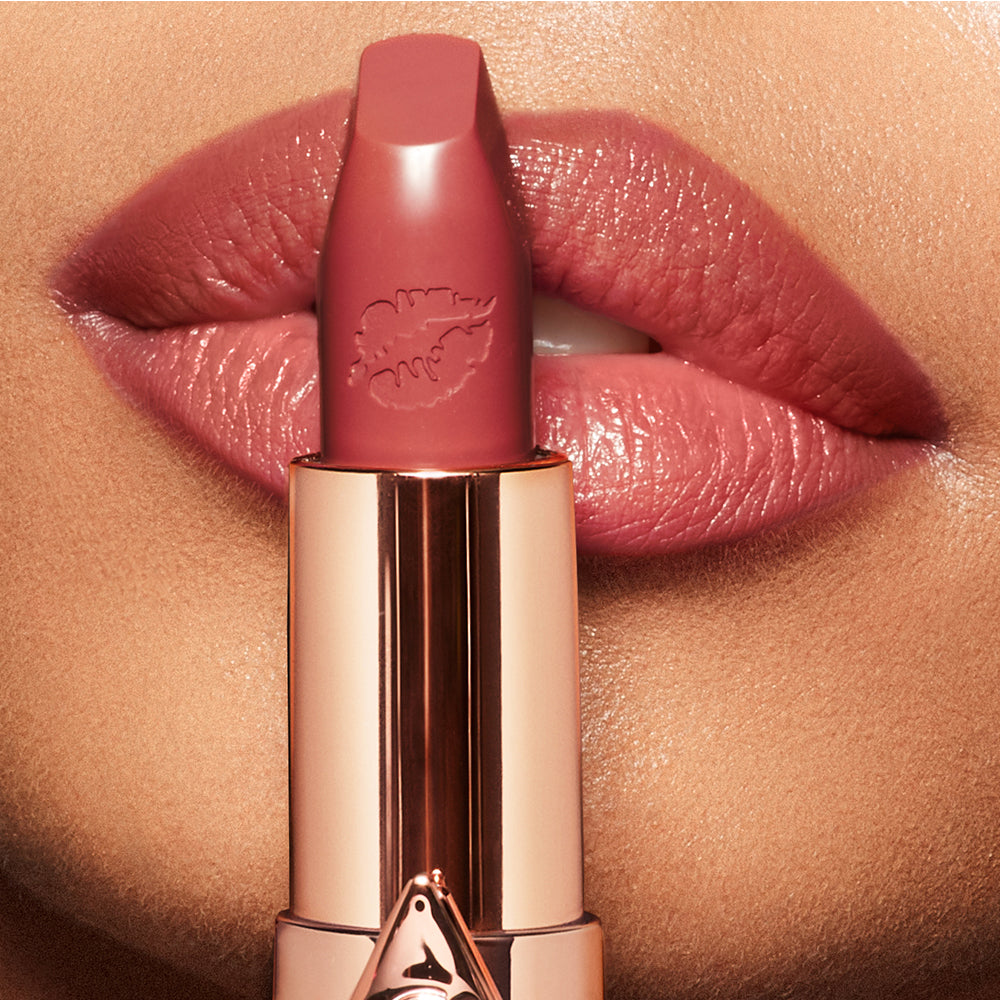 Charlotte Tilbury Hot Lips 2 Glowing Jen — official shade application