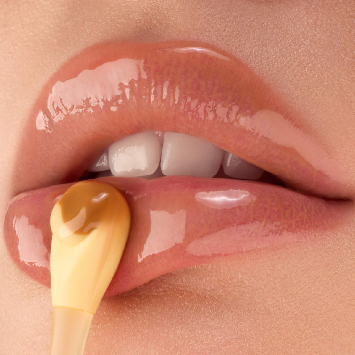 Gisou Honey Glaze Collagen Therapy Lip Mask in 0.5oz/15g Image 2