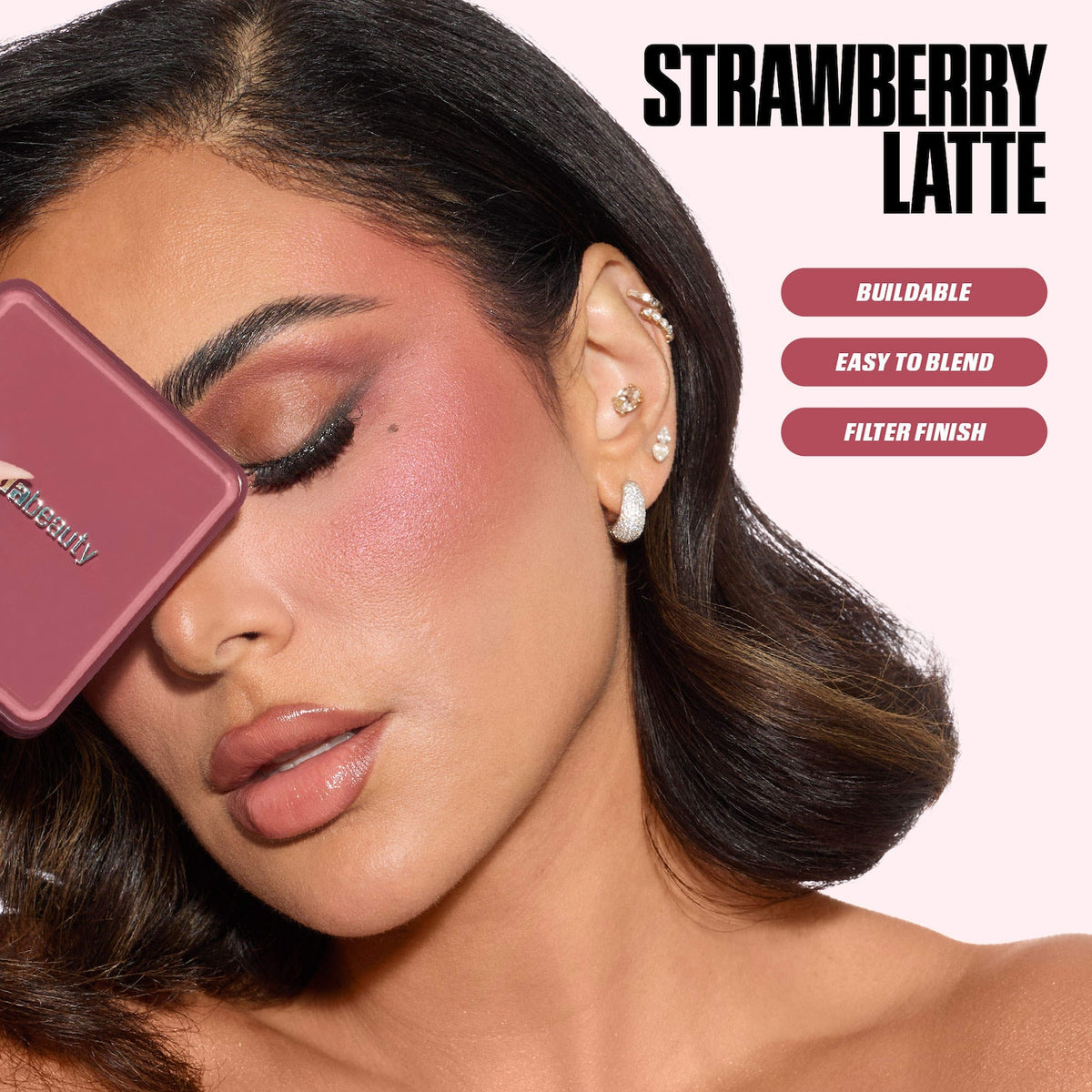 HUDA BEAUTY Blush Filter Blurring Blushlighters Palette in Strawberry Latte - Strawberry Fizz, Rose Chai, Latte, Pink Espresso Image 4