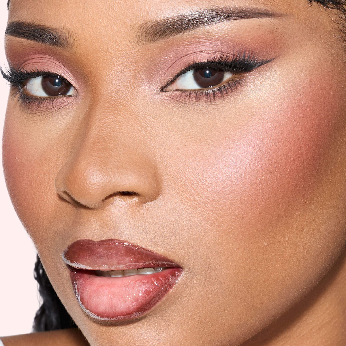 HUDA BEAUTY Blushed Nudes Lip & Cheek Kit — photo 3