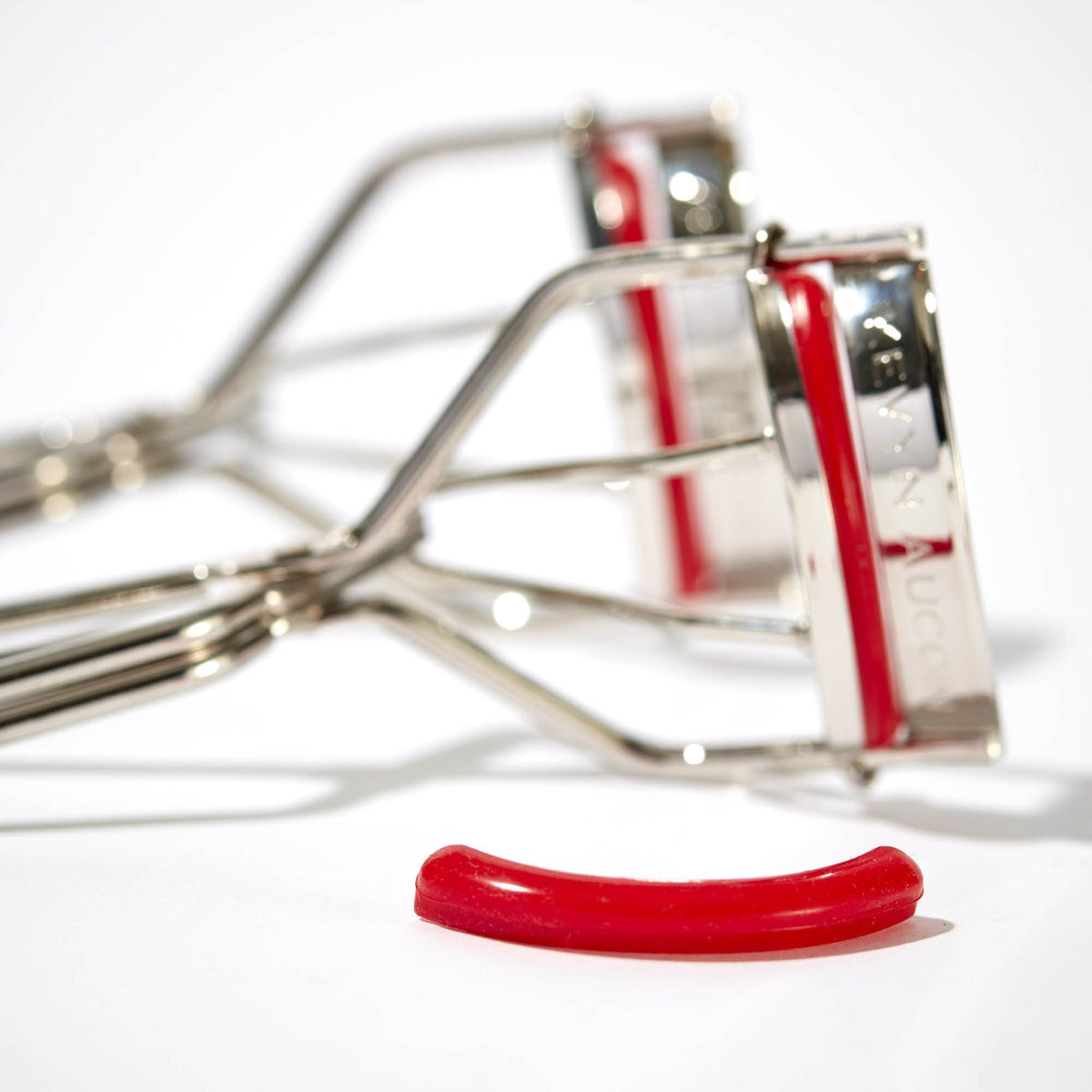 Kevyn Aucoin The Eyelash Curler - Default Title — official product photo 3