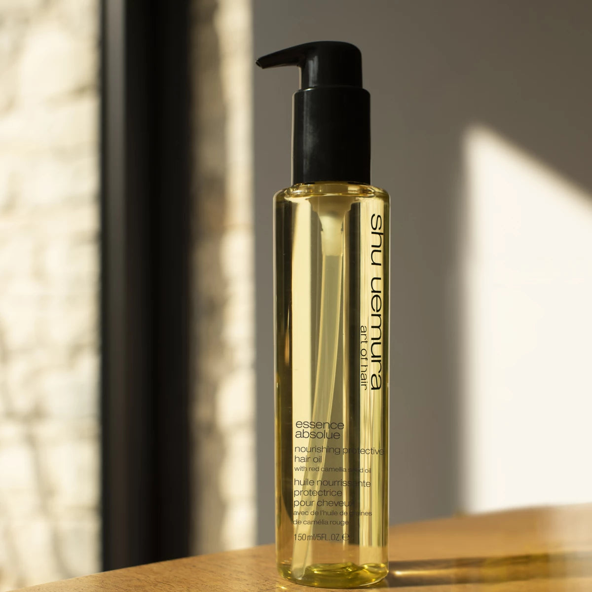 Shu Uemura Essence Absolue hair oil - official image 4
