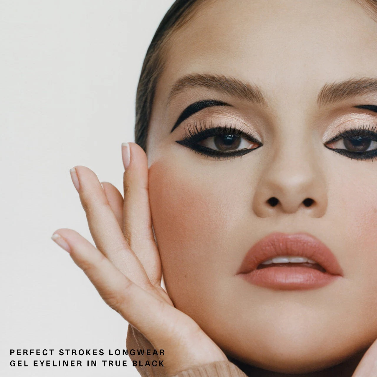 Delineador de ojos en gel de larga duración y resistente al agua Perfect Strokes