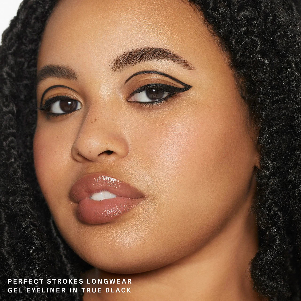 Delineador de ojos en gel de larga duración y resistente al agua Perfect Strokes