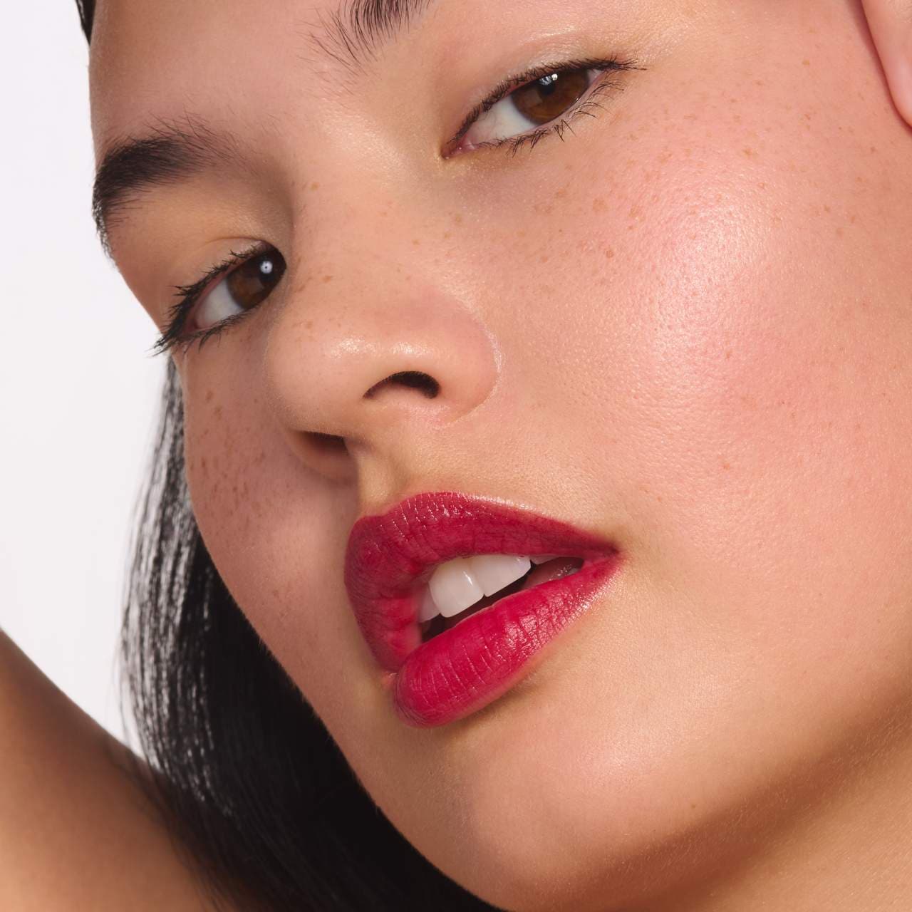 Tinte labial hidratante a base de agua, resistente a los besos y con acabado mate